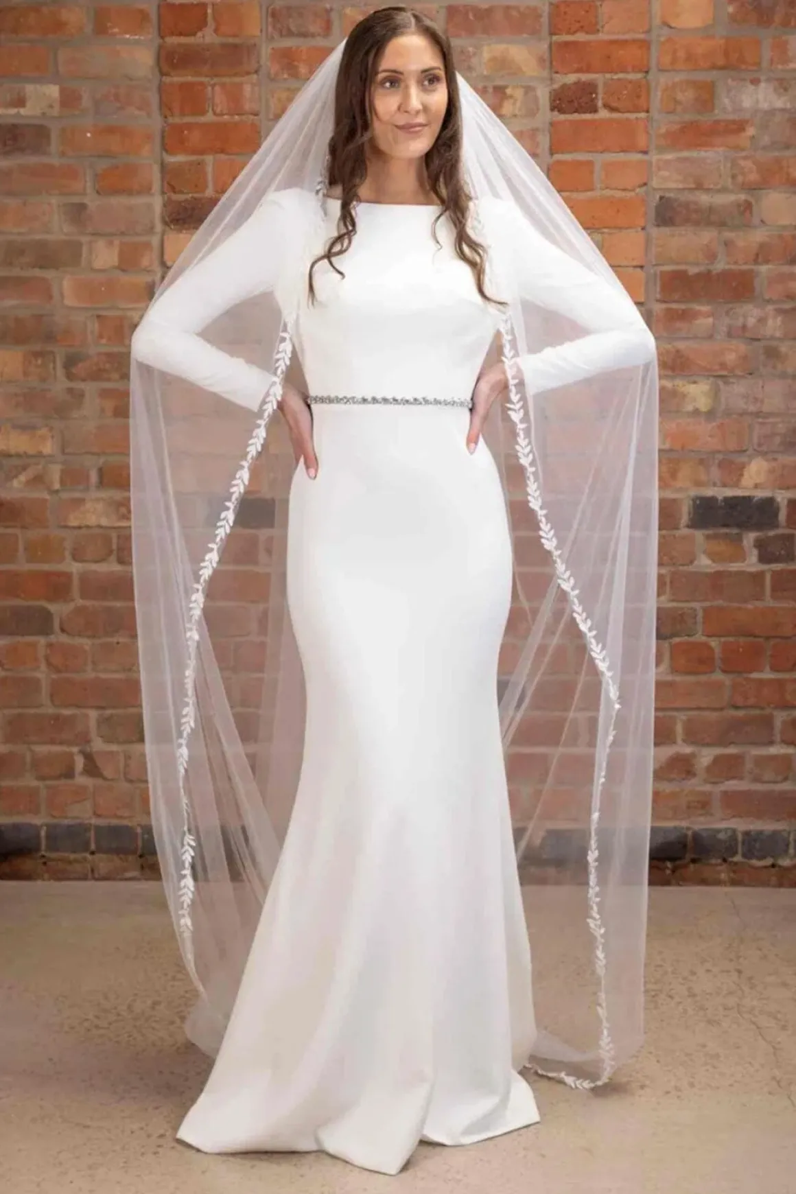 Schleier mit Blattstickerei | The Perfect Bridal Company